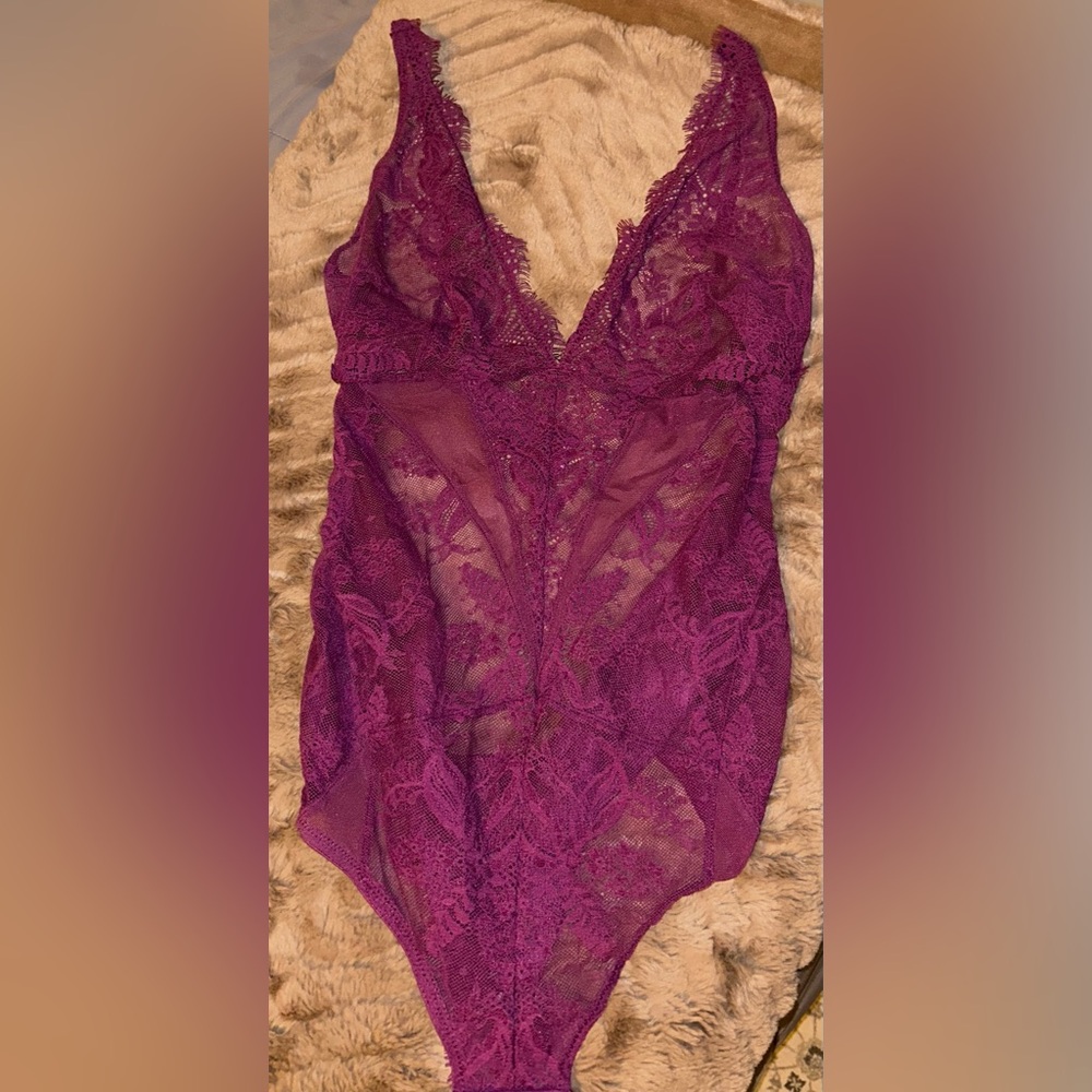 Samantha Chang Magenta Lace Bodysuit